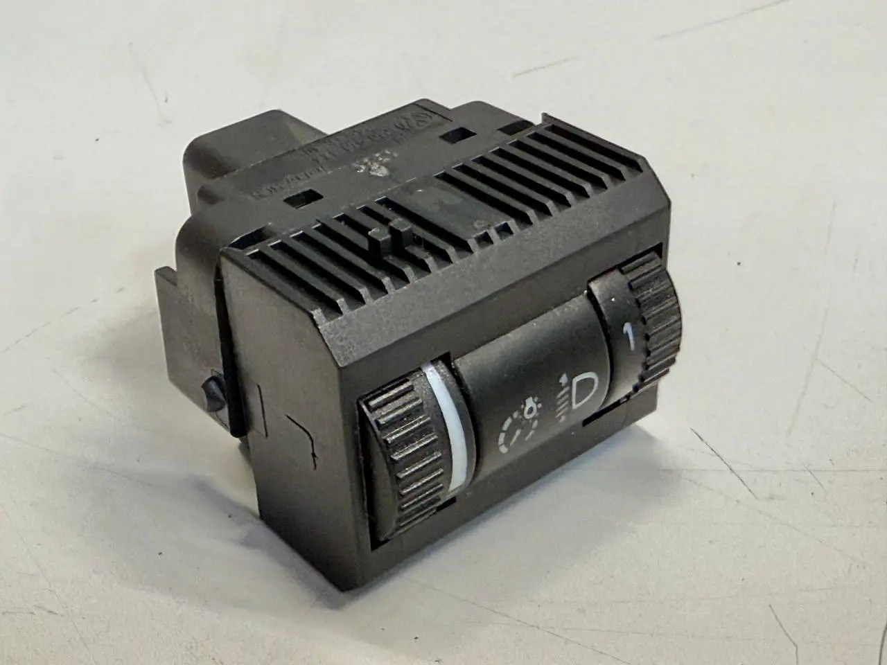 Schalter für Tachobeleuchtung und Polo V 6R VW Polo V 6R 1,2 TSI 2010 6R0941333