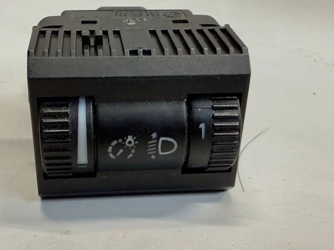 Schalter für Tachobeleuchtung und Polo V 6R VW Polo V 6R 1,2 TSI 2010 6R0941333