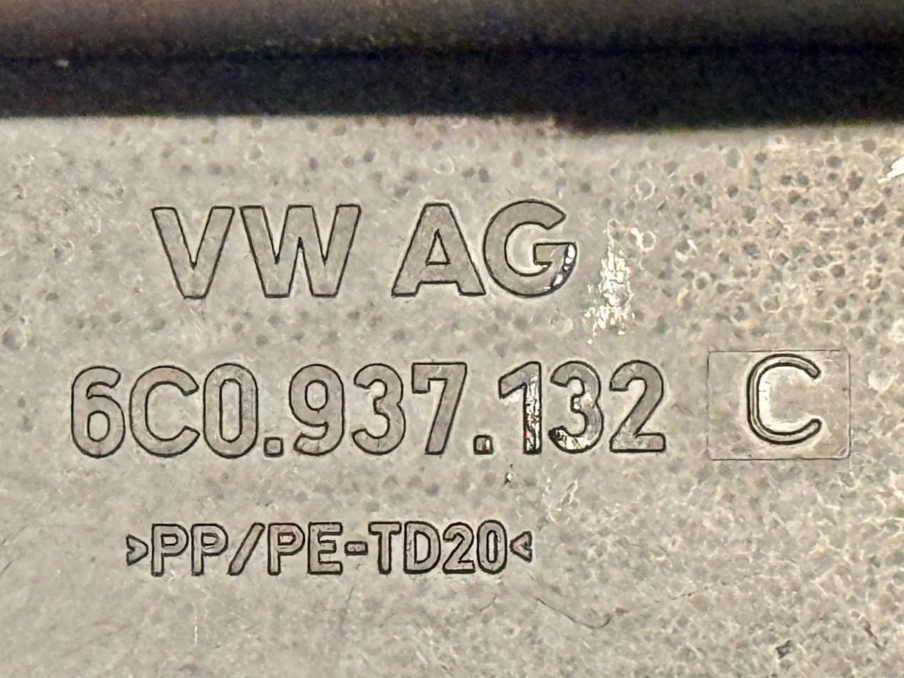 Abdeckung Sicherungskasten Motorraum Polo V VW Polo V 6C 1,2 TSI 2015 6C0937132