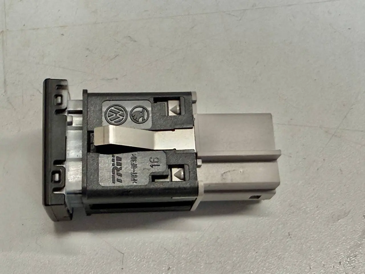 Sitzheizungsschalter Bedienknopf V Polo V VW Polo V 6C 1,2 TSI 2015 6C0963564A