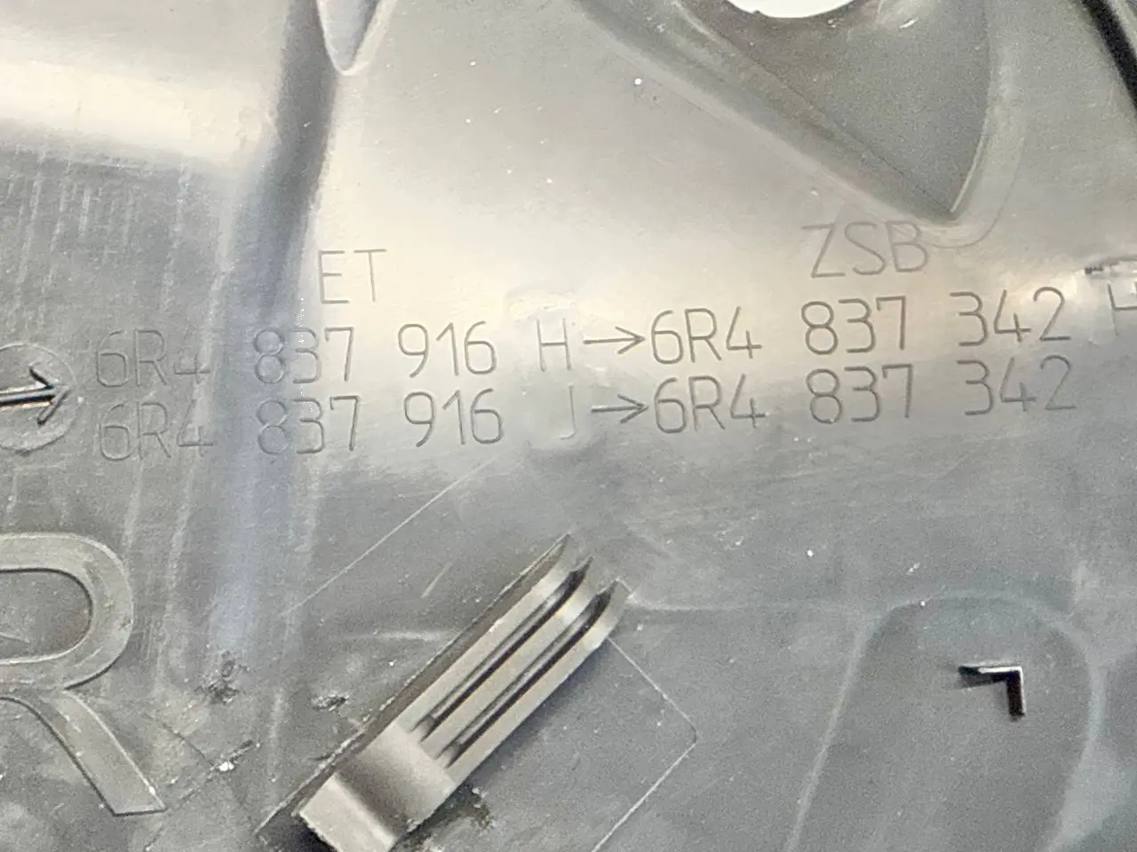 Türverkleidung Abdeckung Fensterhebermotor VW Polo V 6R 1,2 TSI 2010 6R4837916
