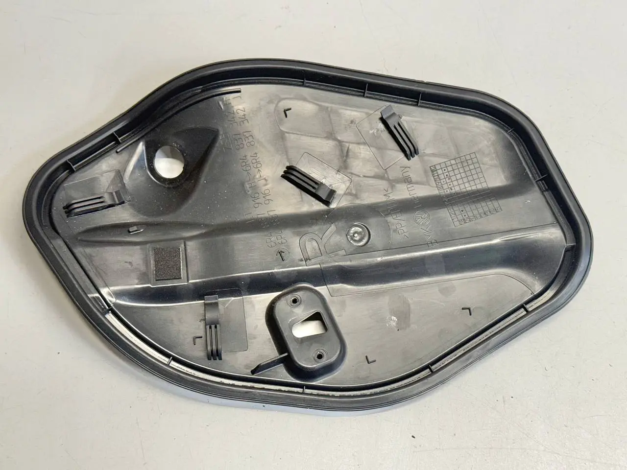 Türverkleidung Abdeckung Fensterhebermotor VW Polo V 6R 1,2 TSI 2010 6R4837916