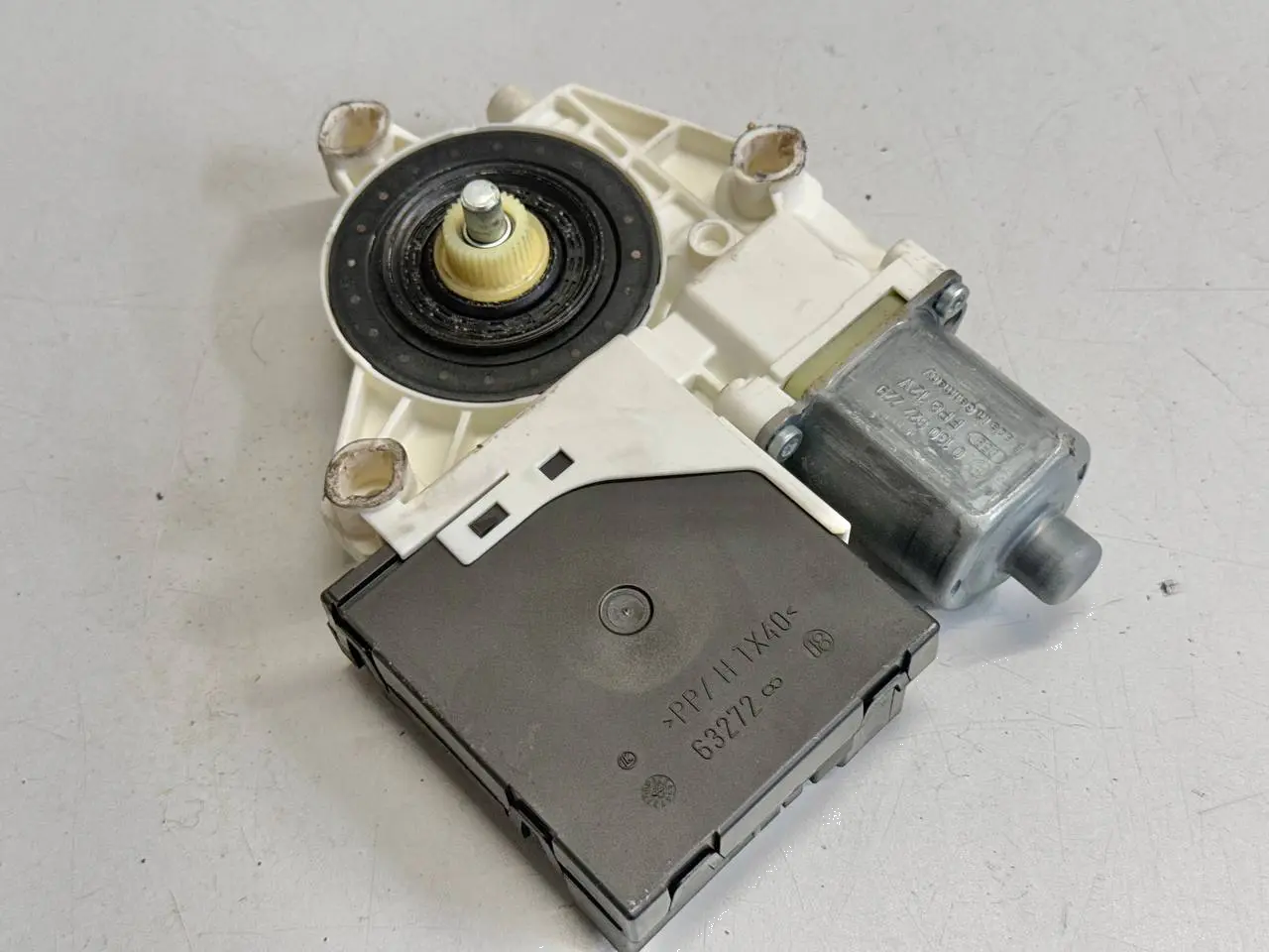 Elektrischer Fensterhebermotor rechts vorne Golf 5 1K1 1,9 TDI 2006 1K0959792K