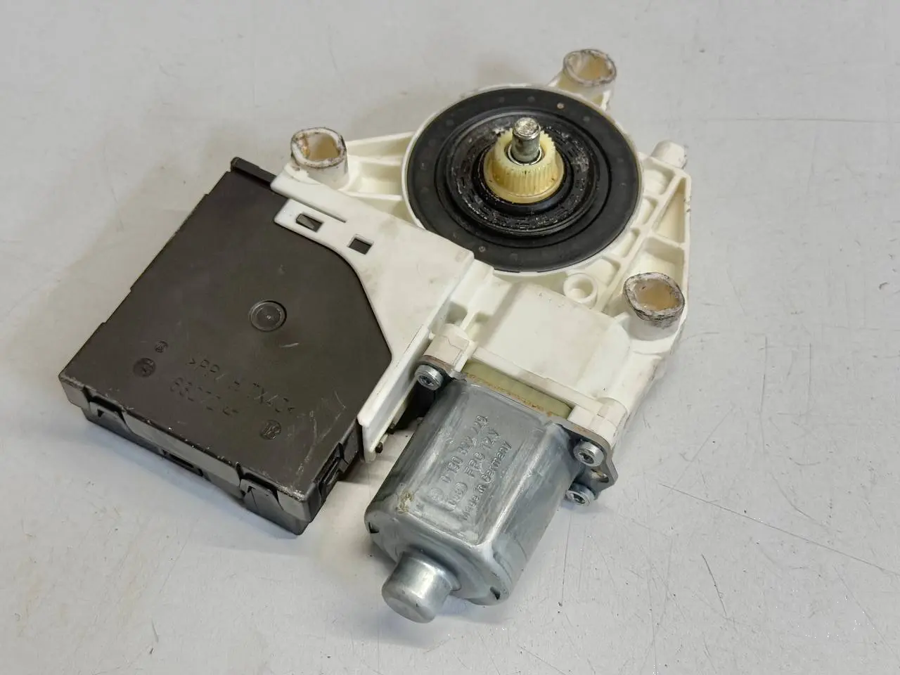 Elektrischer Fensterheber Motor links vorne Golf 5 1K1 1,9 TDI 2006 1K0959793K