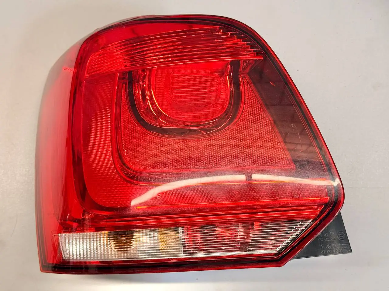 Heckleuchte Rücklicht Rückleuchte links V VW Polo V 6R 1,2 TSI 2010 6R0945095