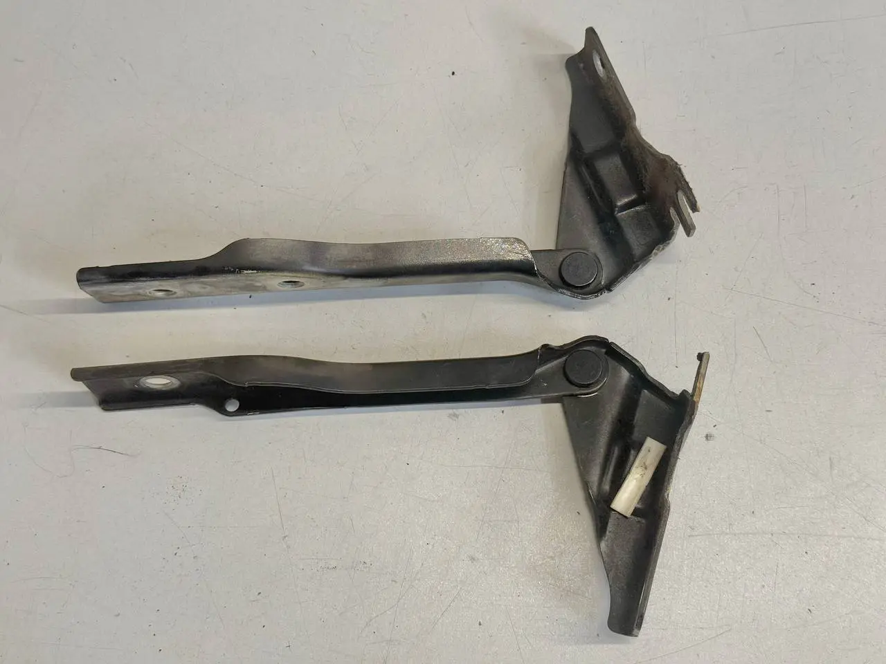 Klappscharnier Scharnier für Motorhaube V VW Polo V 6R 1,2 TSI 2010 6R0823302A