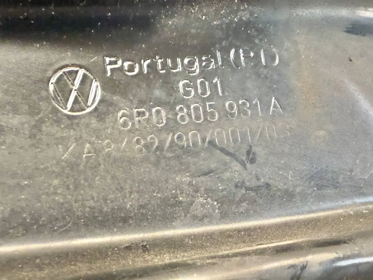 Scheinwerferträger links und Halterung für VW Polo V 6R 1,2 TSI 2010 6R0805931A