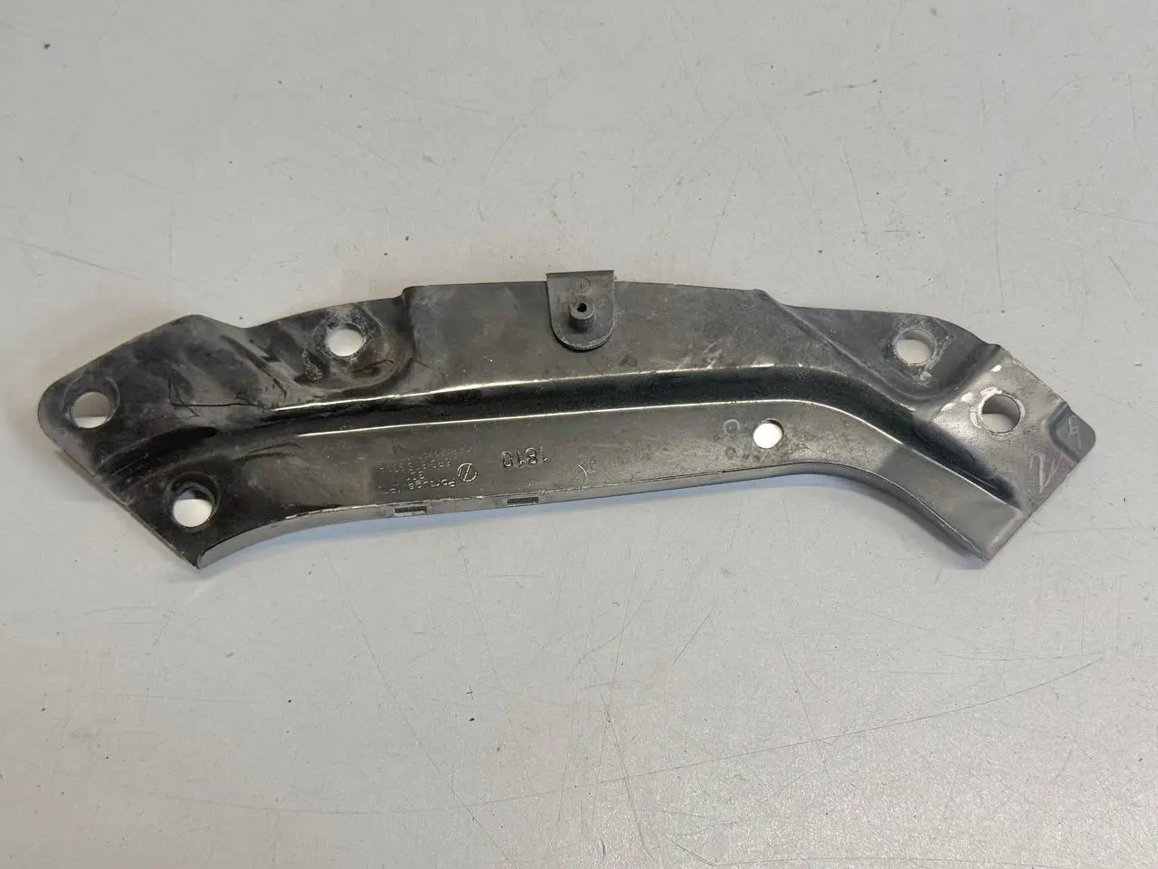 Scheinwerferträger links und Halterung für VW Polo V 6R 1,2 TSI 2010 6R0805931A