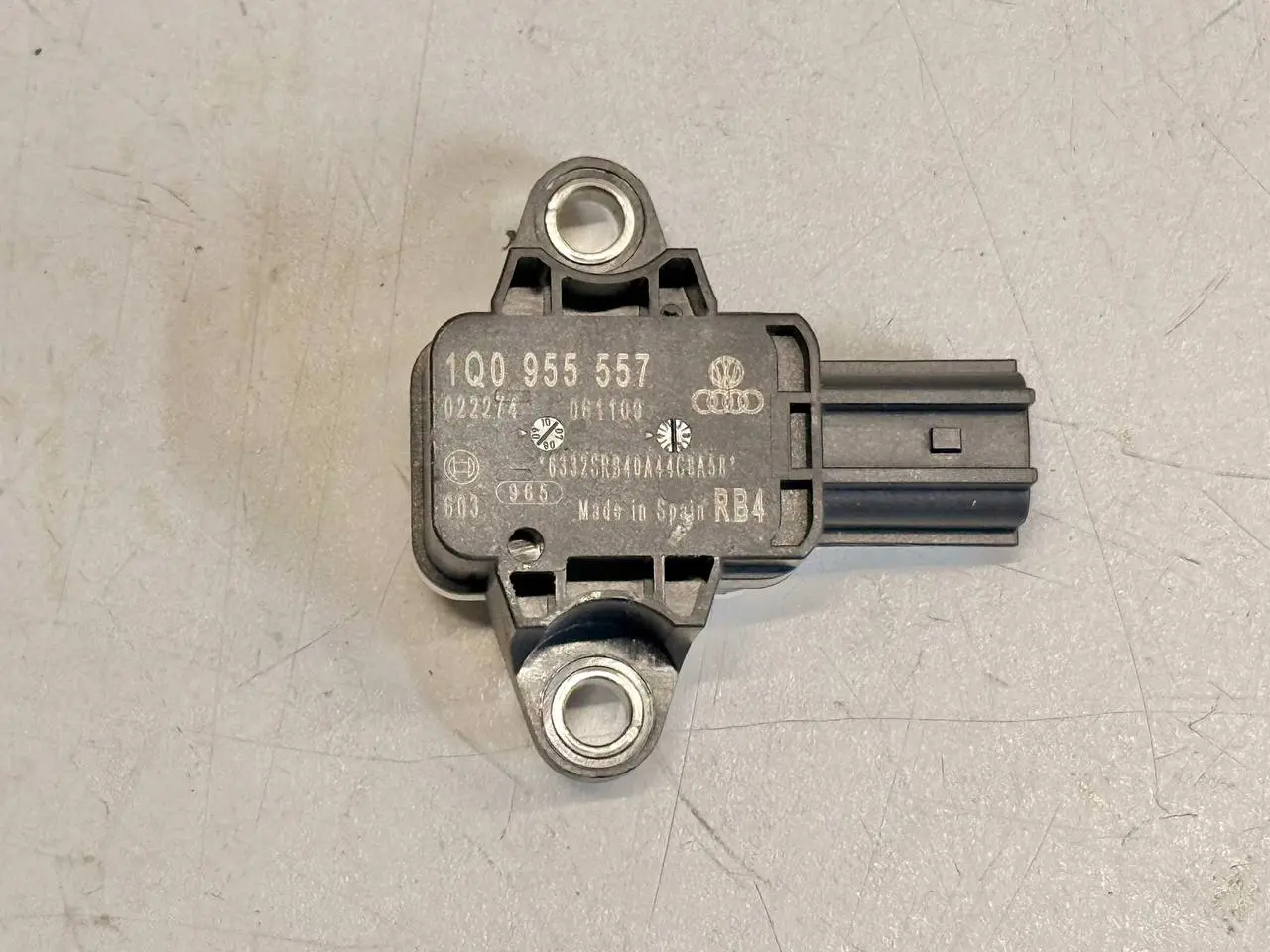 Airbag Crashsensor Aufprallsensor für V VW Polo V 6R 1,2 TSI 2010 1Q0955557