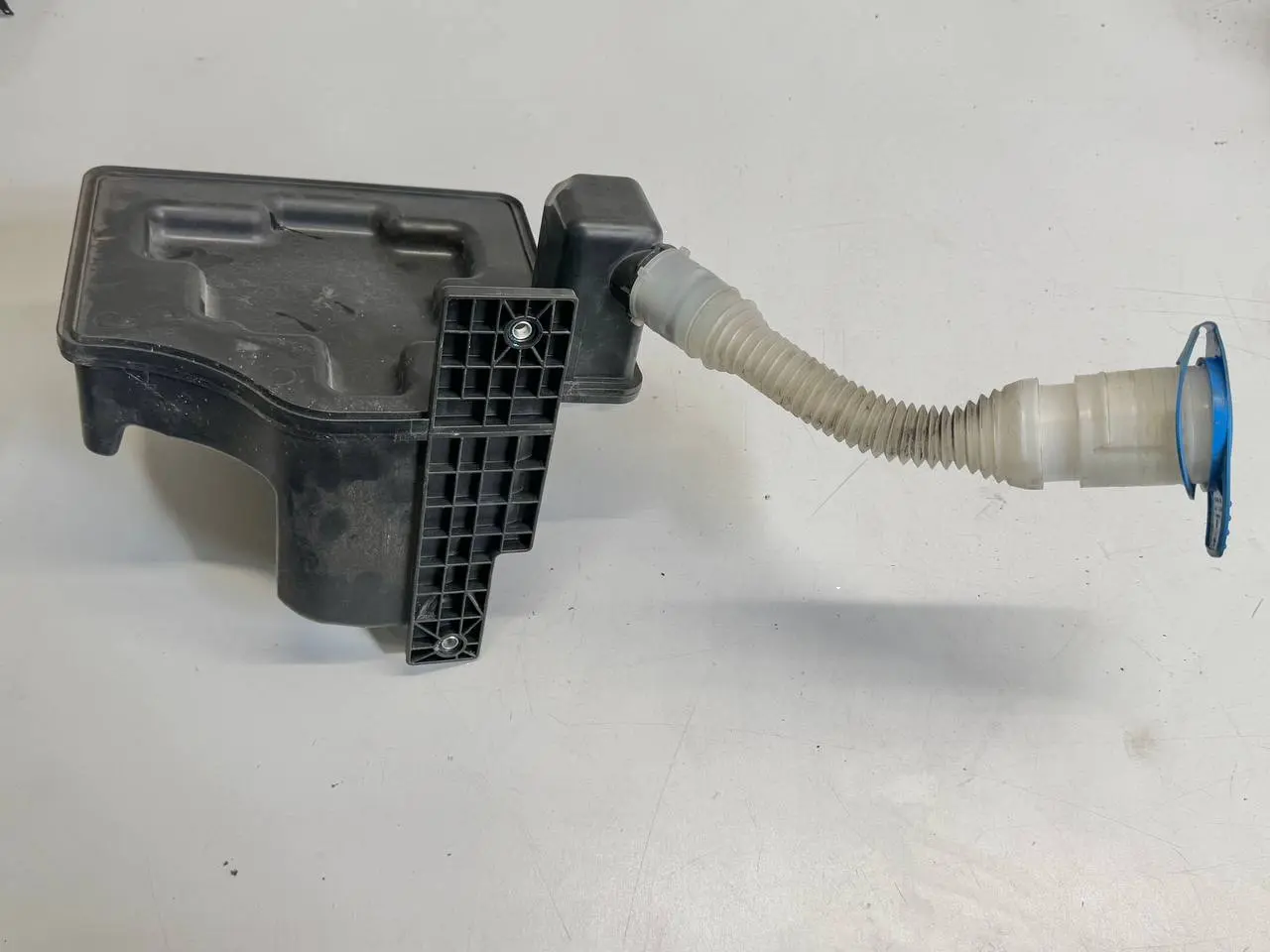 Waschwasserbehälter Fabia 6Y5 1.4 2001 VW Polo V 6R 1,2 TSI 2010 6R0955453E