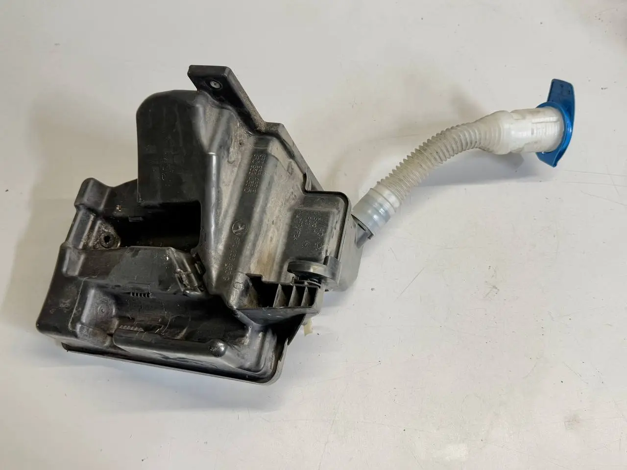 Waschwasserbehälter Fabia 6Y5 1.4 2001 VW Polo V 6R 1,2 TSI 2010 6R0955453E