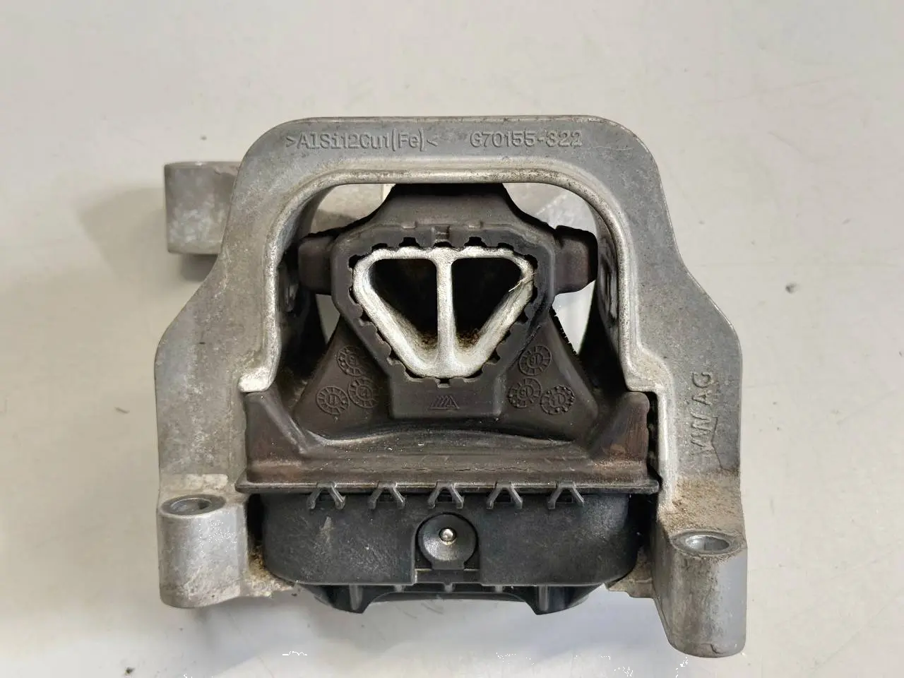 Halter Motoraufhängung rechts Motorlager VW Polo V 6R 1,2 TSI 2010 6C0199262A