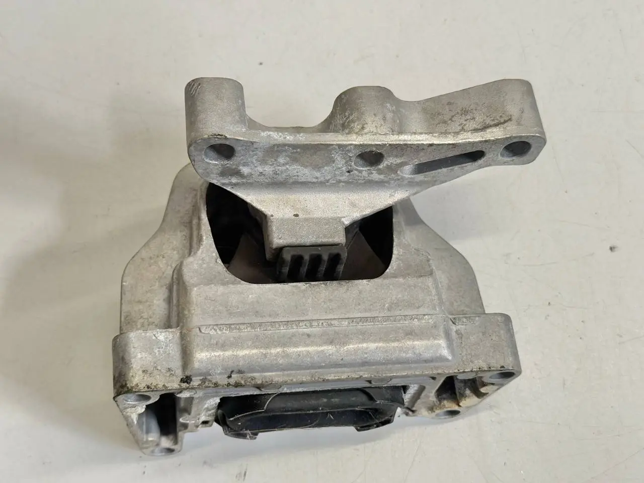 Halter Motoraufhängung rechts Motorlager VW Polo V 6R 1,2 TSI 2010 6C0199262A