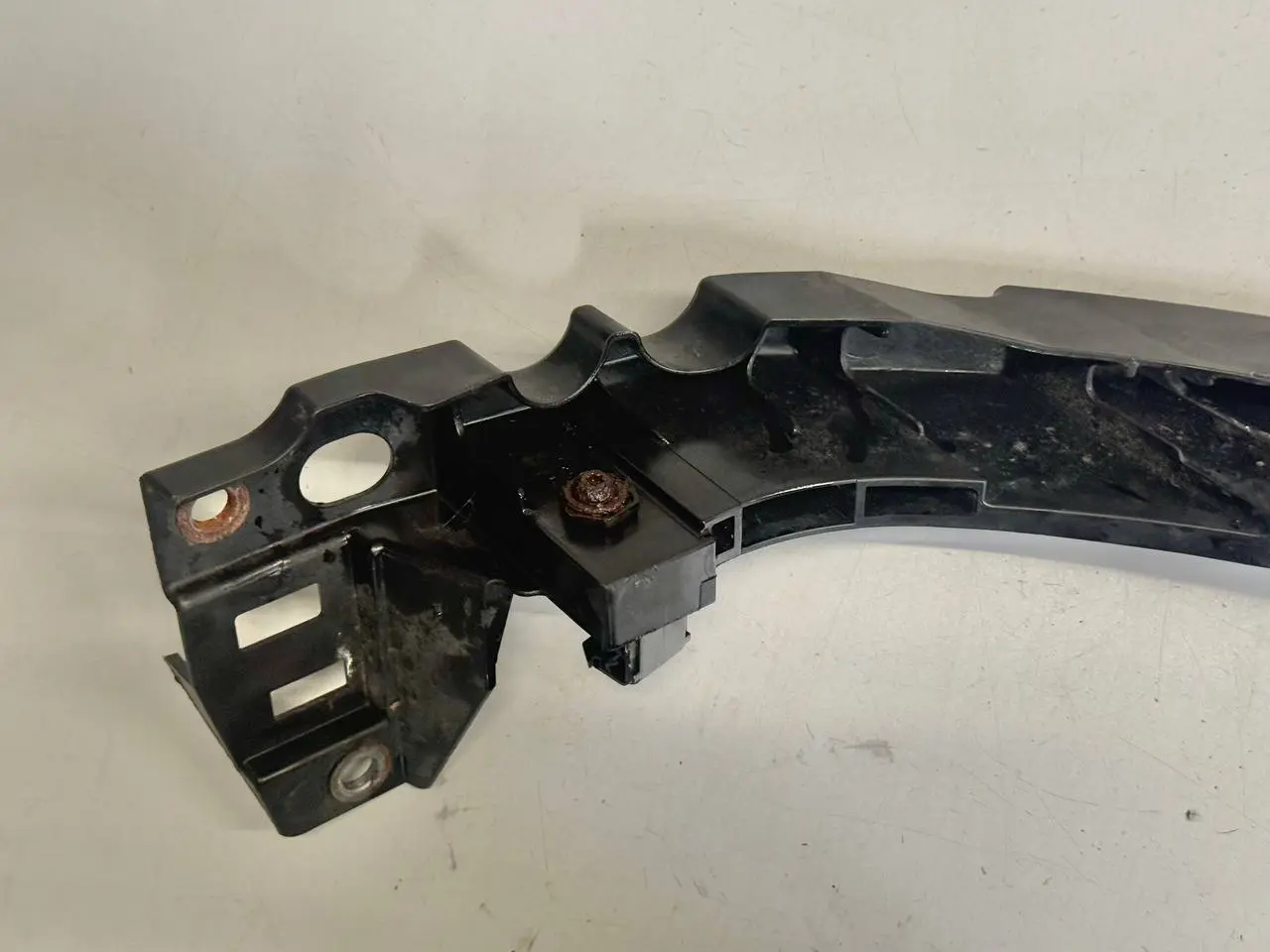 Halterung Scheinwerfer links Polo V 6C 1,2 VW Polo V 6C 1,2 TSI 2015 6R0805071