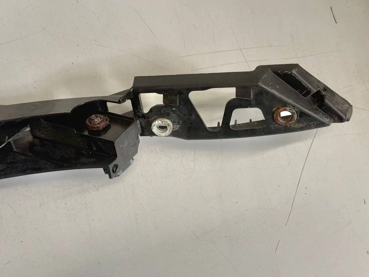 Halterung Scheinwerfer links Polo V 6C 1,2 VW Polo V 6C 1,2 TSI 2015 6R0805071