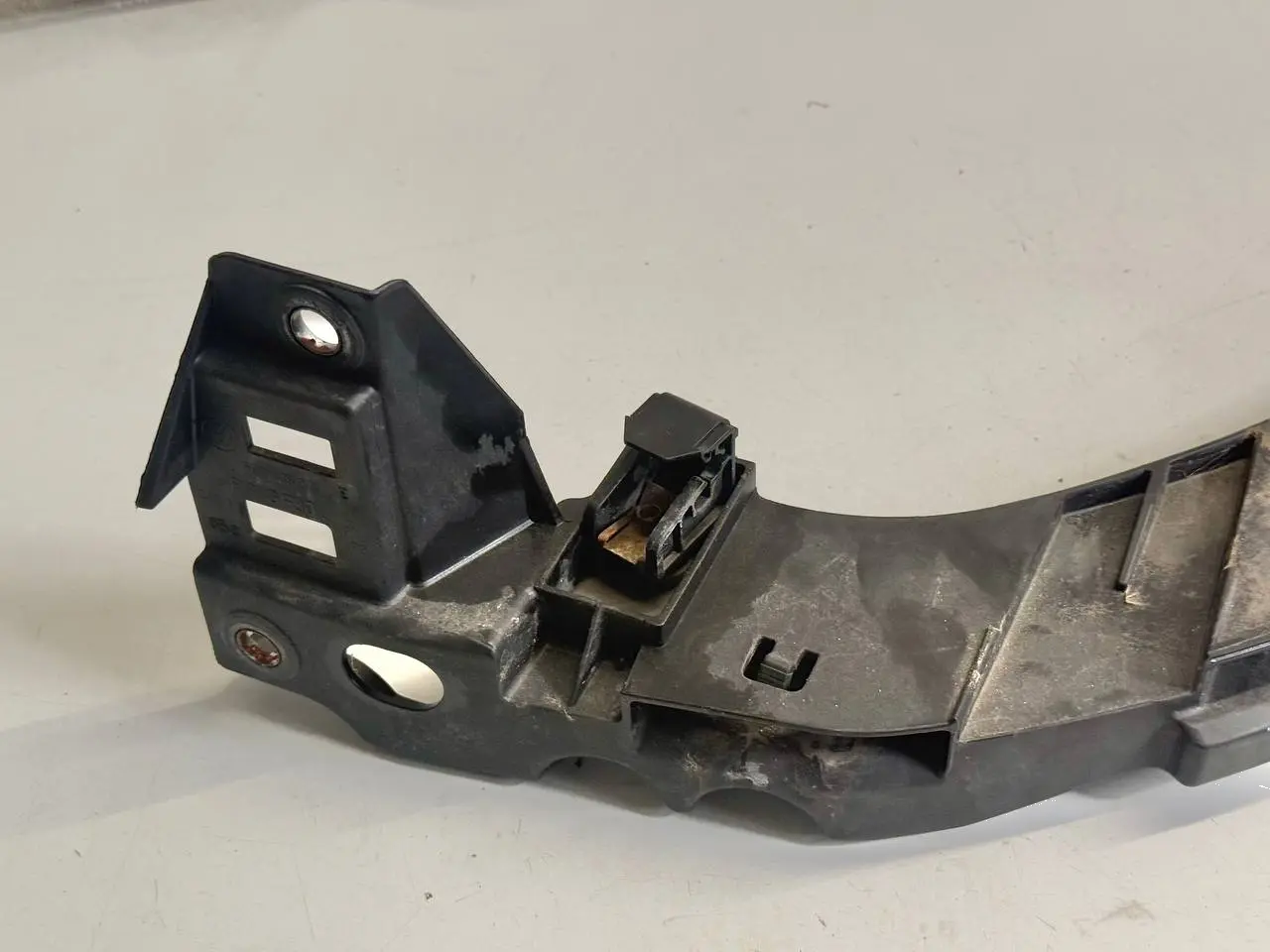 Halterung Scheinwerfer links Polo V 6C 1,2 VW Polo V 6C 1,2 TSI 2015 6R0805071