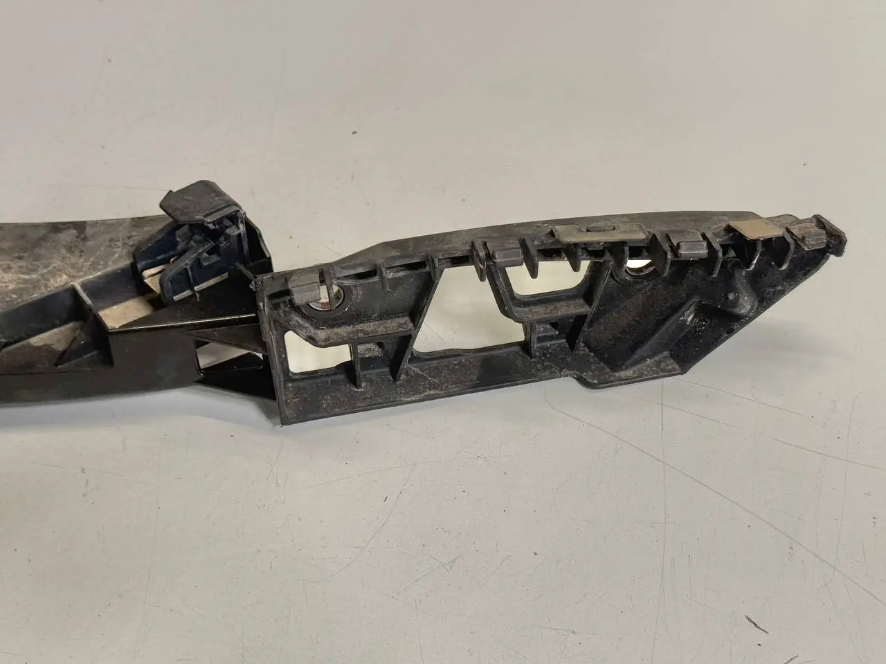 Halterung Scheinwerfer links Polo V 6C 1,2 VW Polo V 6C 1,2 TSI 2015 6R0805071