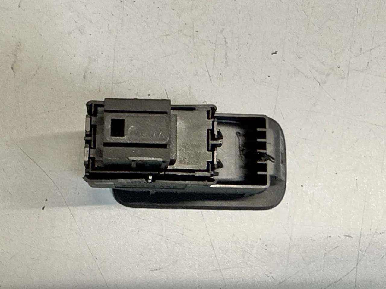 Schalter, Umschalter, Taster Polo 9N1 1,2L VW Polo V 6C 1,2 TSI 2015 5GO868345