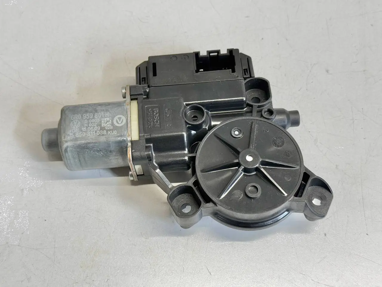 Fensterhebermotor vorne links V Polo V 6R VW Polo V 6R 1,2 TSI 2010 6R0959801H