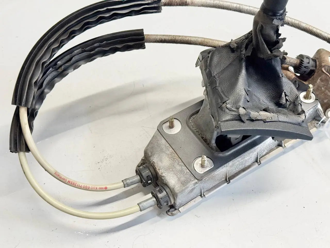 Schaltkulisse Schaltgestänge Schaltseil Polo Seat Ibiza 6L 1.4 2003 6Q0711061