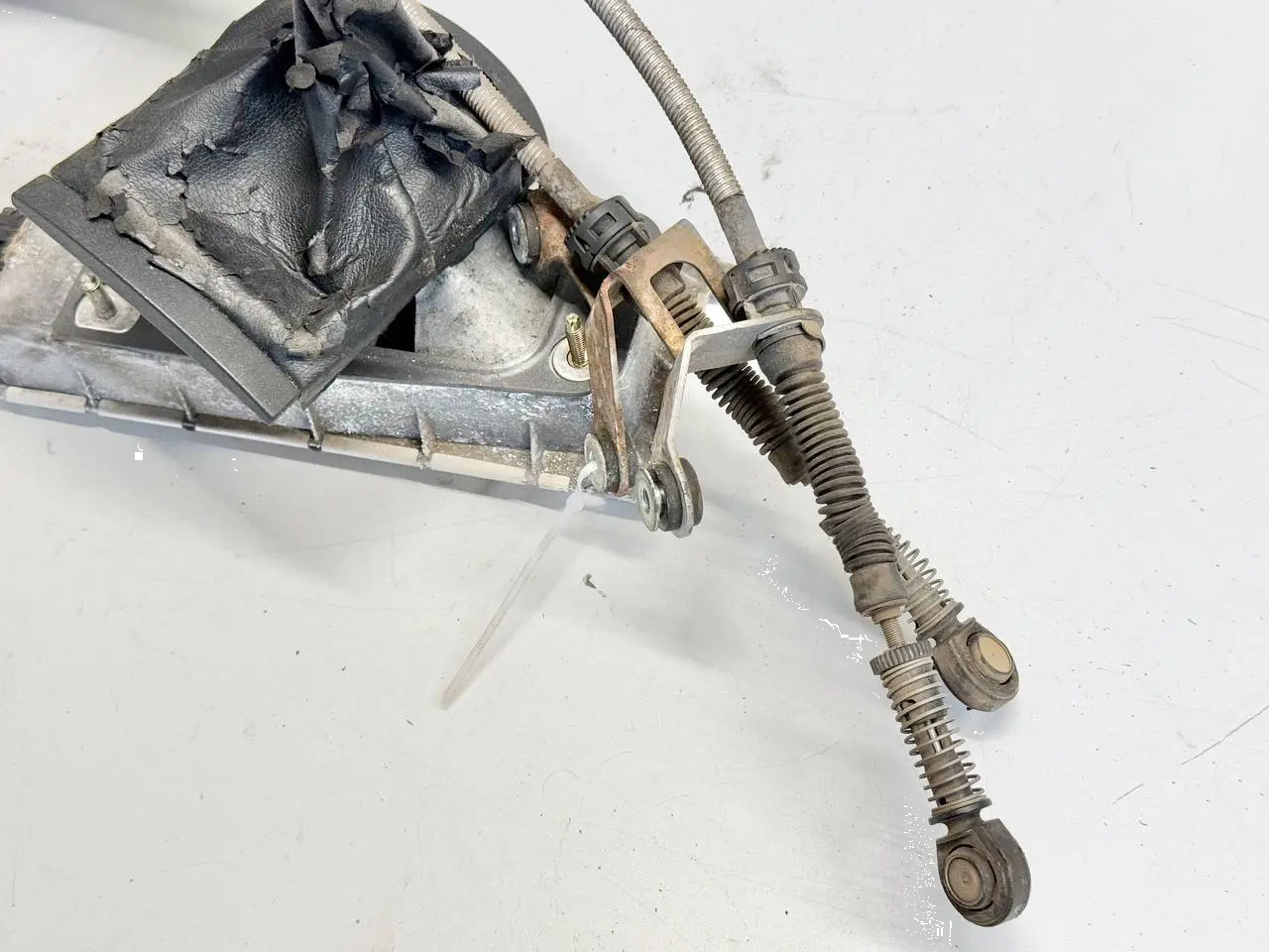 Schaltkulisse Schaltgestänge Schaltseil Polo Seat Ibiza 6L 1.4 2003 6Q0711061