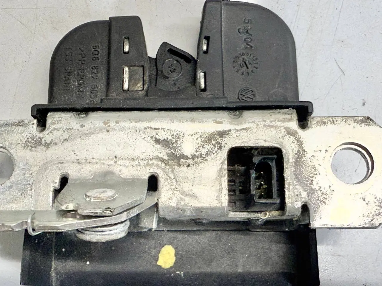 Heckklappenschloss Kofferraumschloss Polo 9N1 VW Polo 9N1 1,2L 2002 6Q6827505B