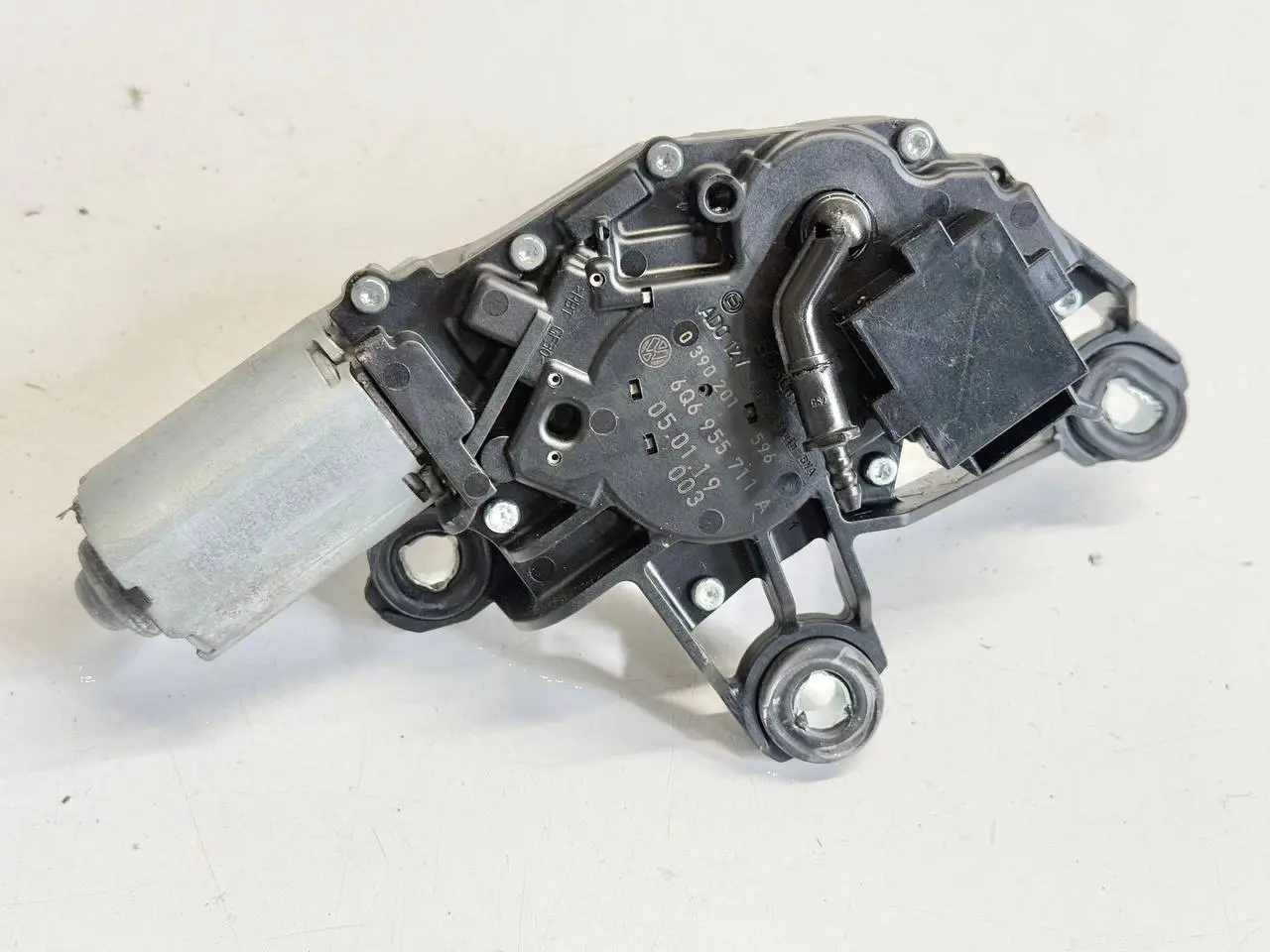 Heckwischermotor Hinten Scheibenwischermotor VW Polo 9N1 1,2L 2002 6Q6955711A
