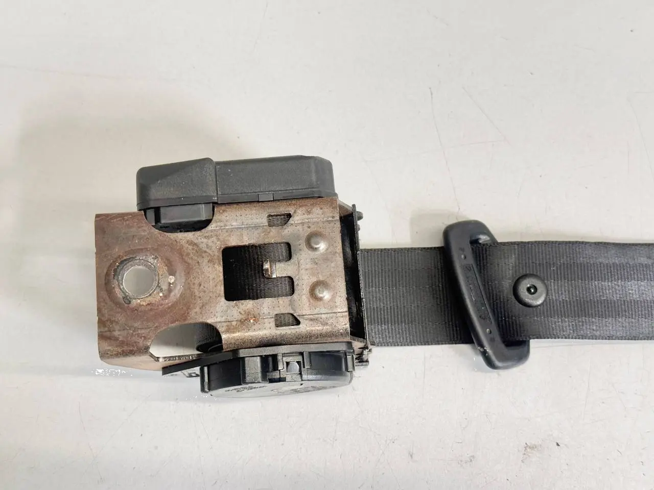 Sicherheitsgurt Gurt Anschnallgurt hinten Seat Ibiza 6L 1.4 2003 6L0857805