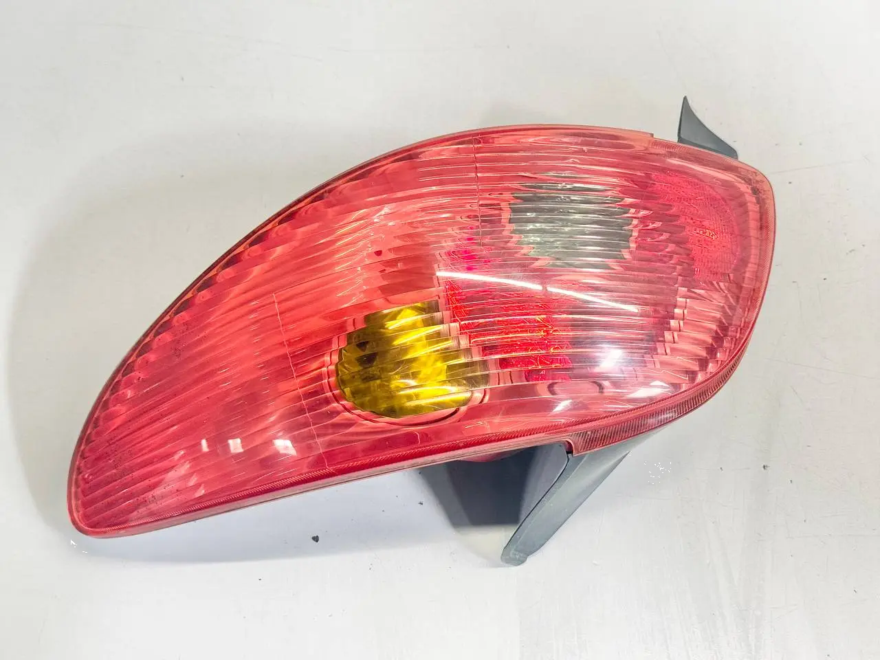 Heckleuchte rechts Peugeot 206 1.4L 2004 6351S0