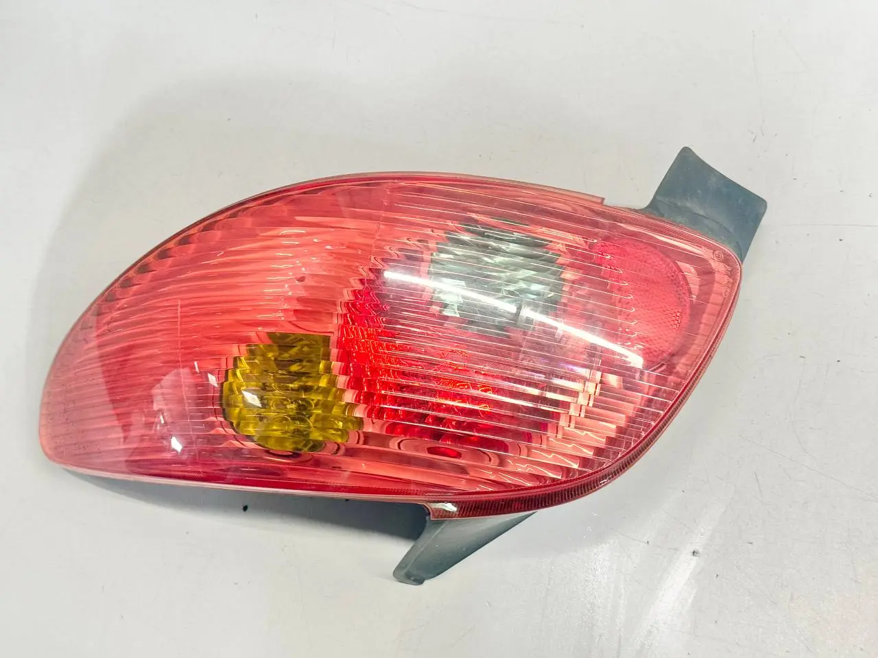 Heckleuchte rechts Peugeot 206 1.4L 2004 6351S0