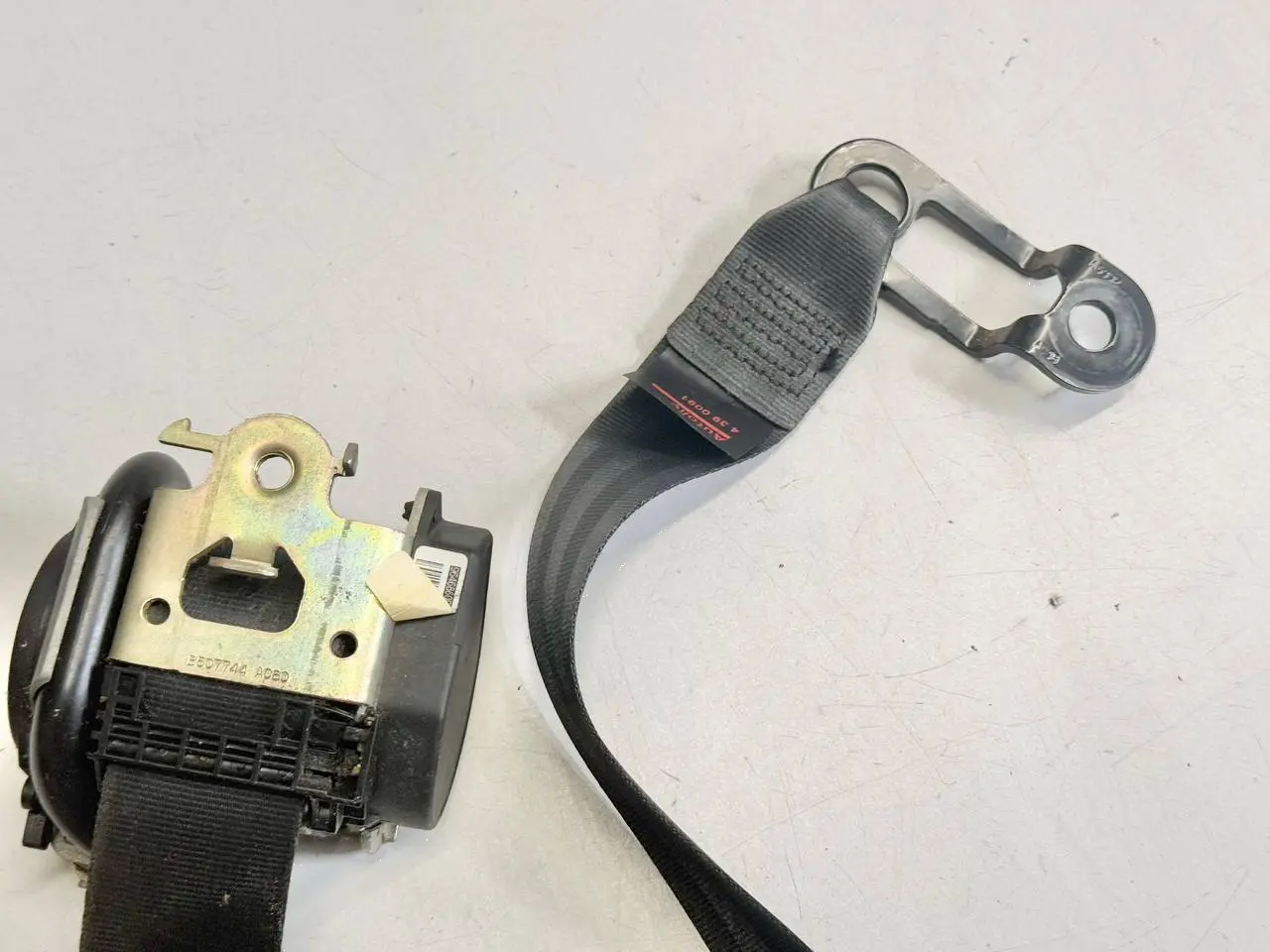 Sicherheitsgurt Gurtstraffer vorne links Peugeot 206 1.4L 2004 96468609XX