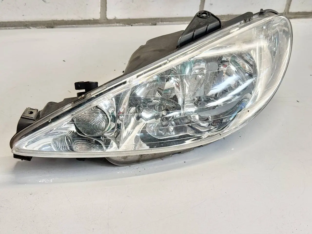 Hauptscheinwerfer Komplett links Peugeot 206 1.4L 2004 9628666880