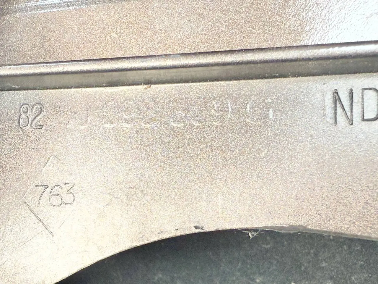 Kotfluegel vorne links Fahrerseite Modus 8200098309