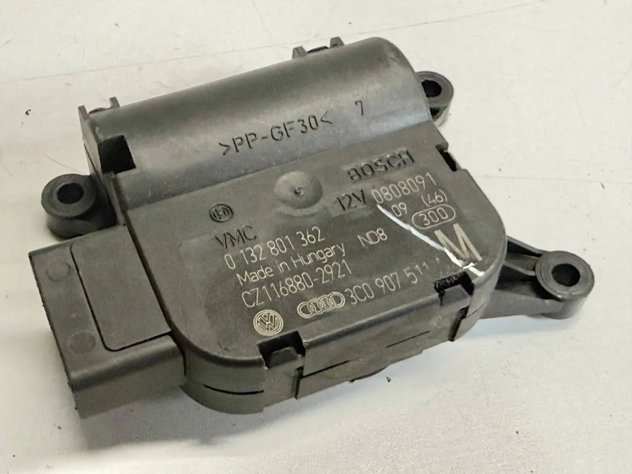 Stellmotor Zentralklappe Heizung / VW Golf Plus 5M 1,4 TSI 2010 3C0907511