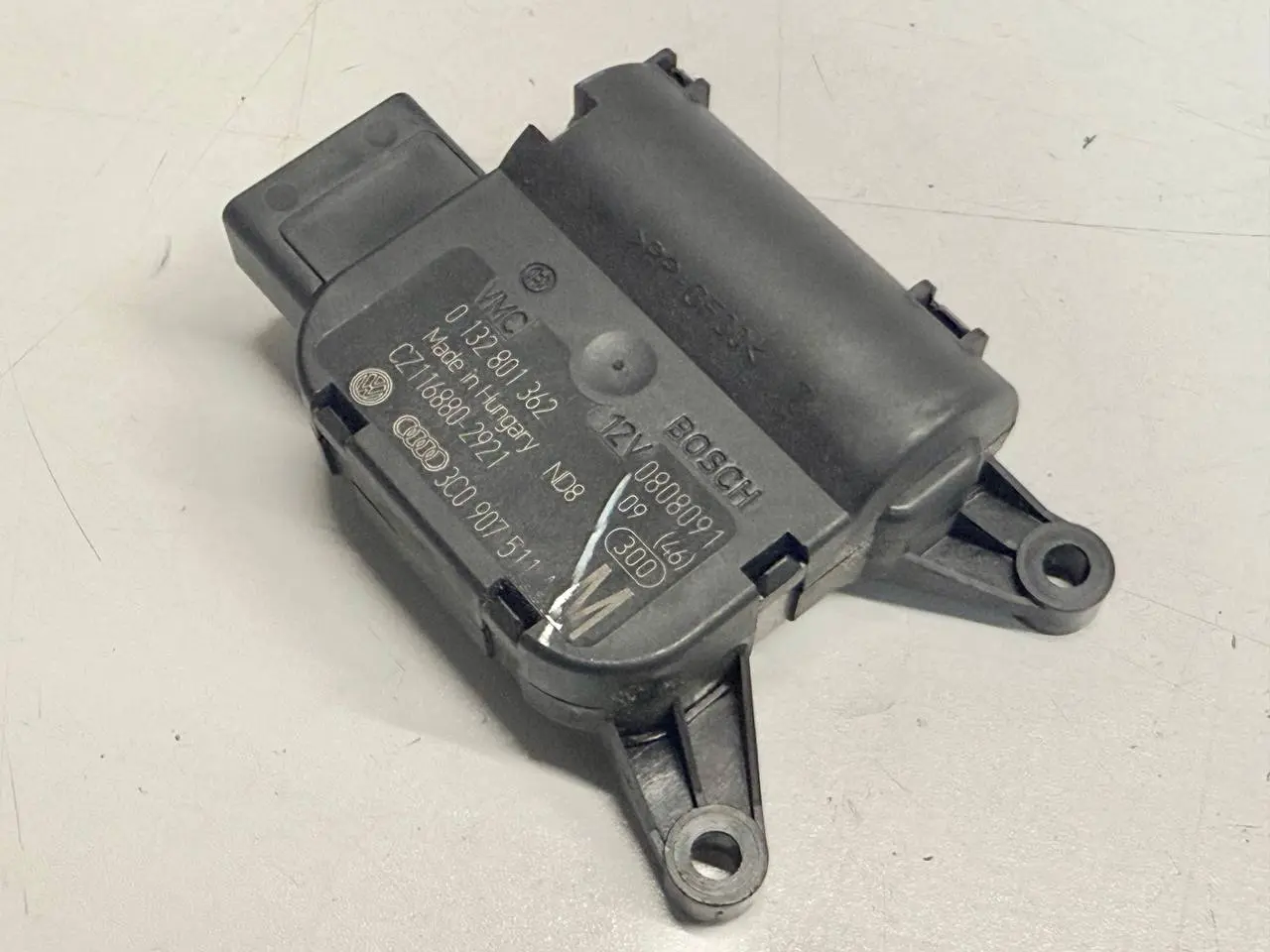 Stellmotor Zentralklappe Heizung / VW Golf Plus 5M 1,4 TSI 2010 3C0907511
