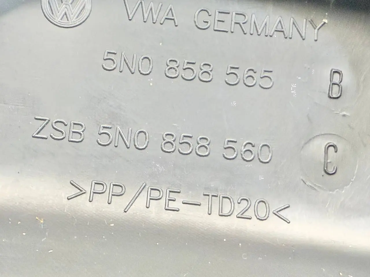 Lenksäulenverkleidung Abdeckung Oberteil VW Golf Plus 5M 1,4 TSI 2010 5N0858565