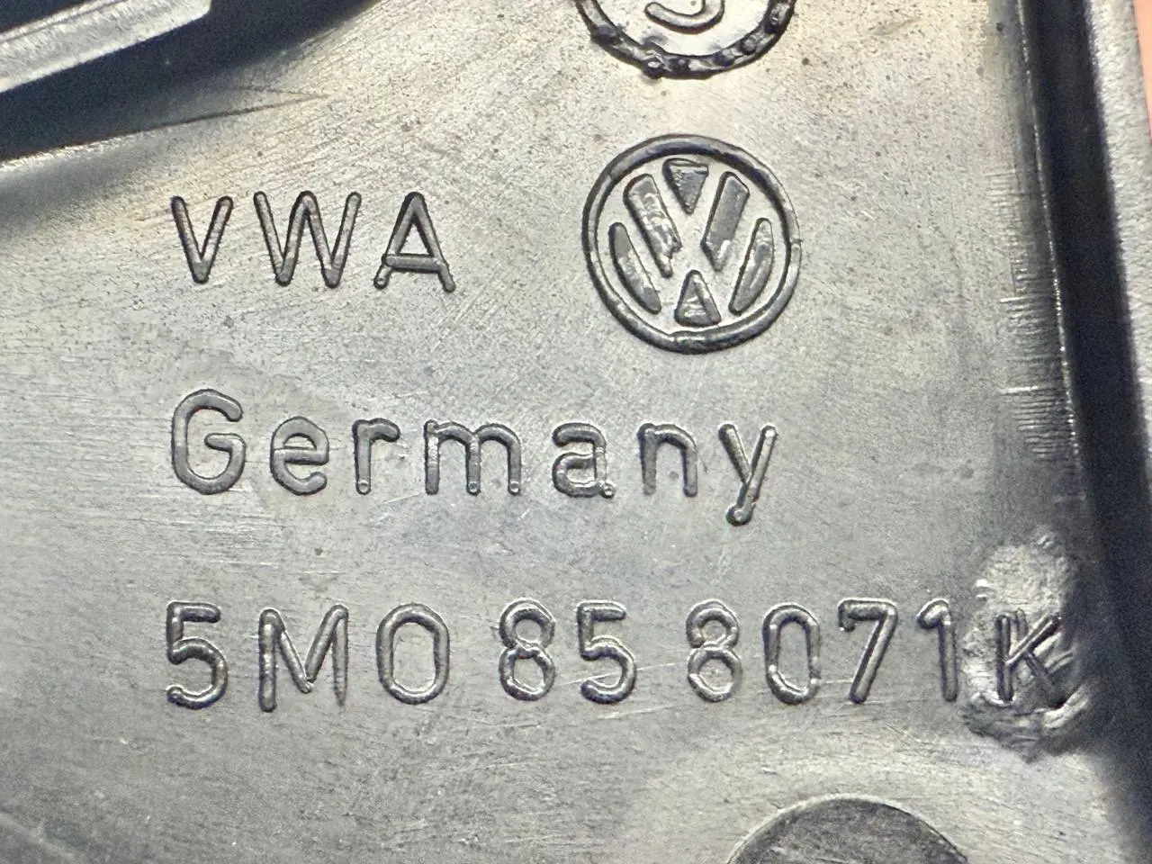 Blende Mittelkonsole Armaturenbrett VW Golf Plus 5M 1,4 TSI 2010 5M0858071K