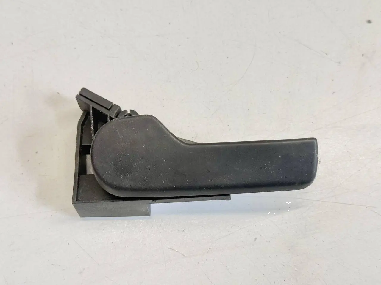 Griff Hebel Öffner für Motorhaube Golf VW Golf Plus 5M 1,4 TSI 2010 1J1823533C