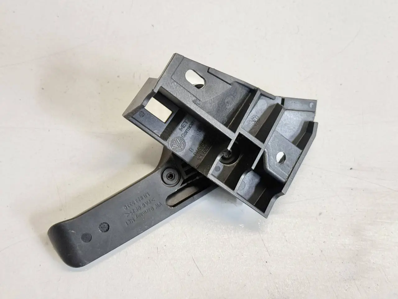 Griff Hebel Öffner für Motorhaube Golf VW Golf Plus 5M 1,4 TSI 2010 1J1823533C