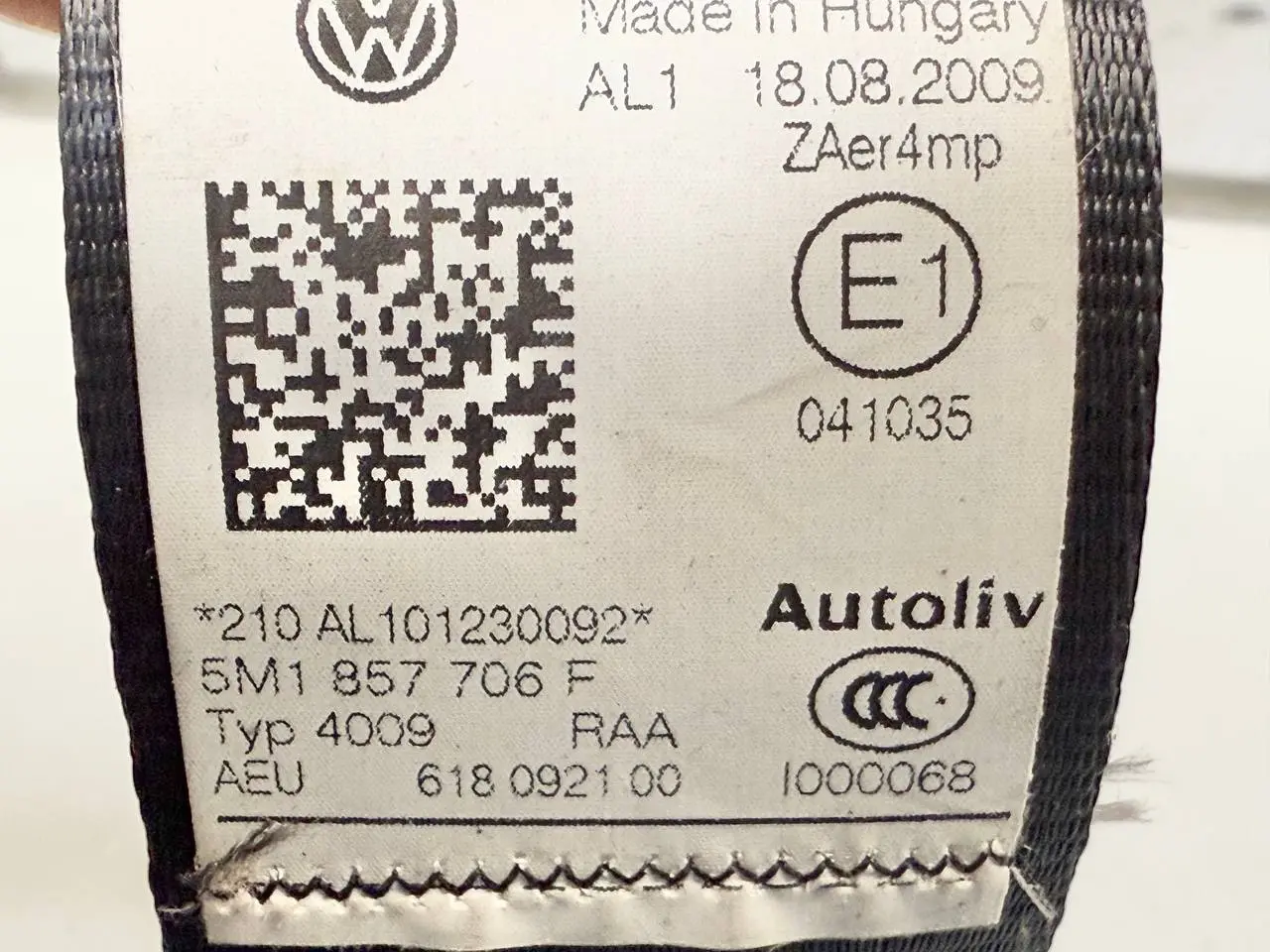 Gurt vorne rechts Golf Plus 5M 1,4 TSI VW Golf Plus 5M 1,4 TSI 2010 5M1857706F