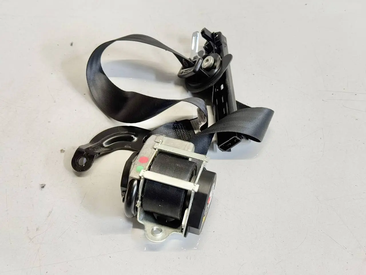 Gurt vorne rechts Golf Plus 5M 1,4 TSI VW Golf Plus 5M 1,4 TSI 2010 5M1857706F