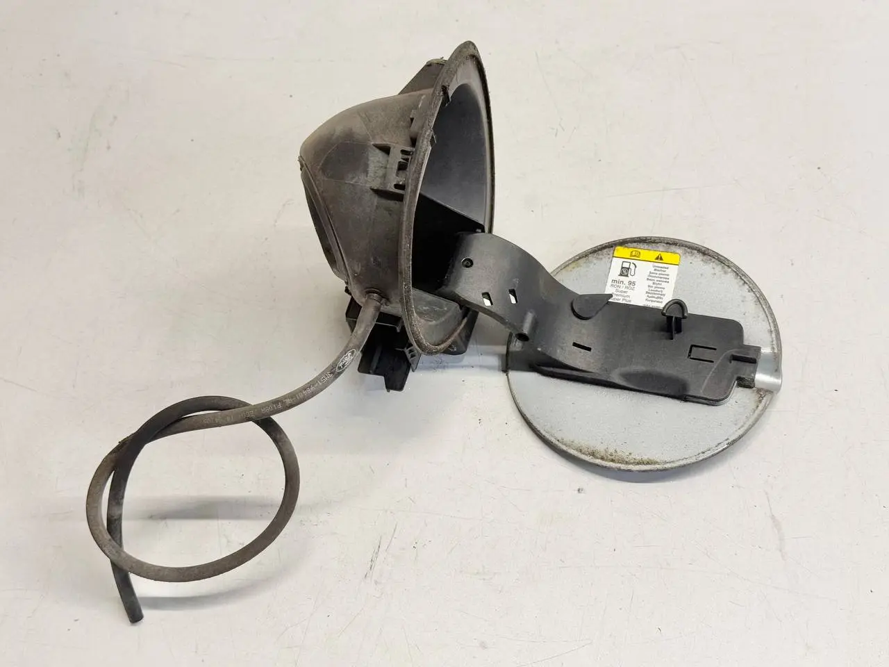 Tankklappe Kraftstoffklappe FORD Focus MK2 DA3 2005 1.6 Kombi 4M51N405A02AB
