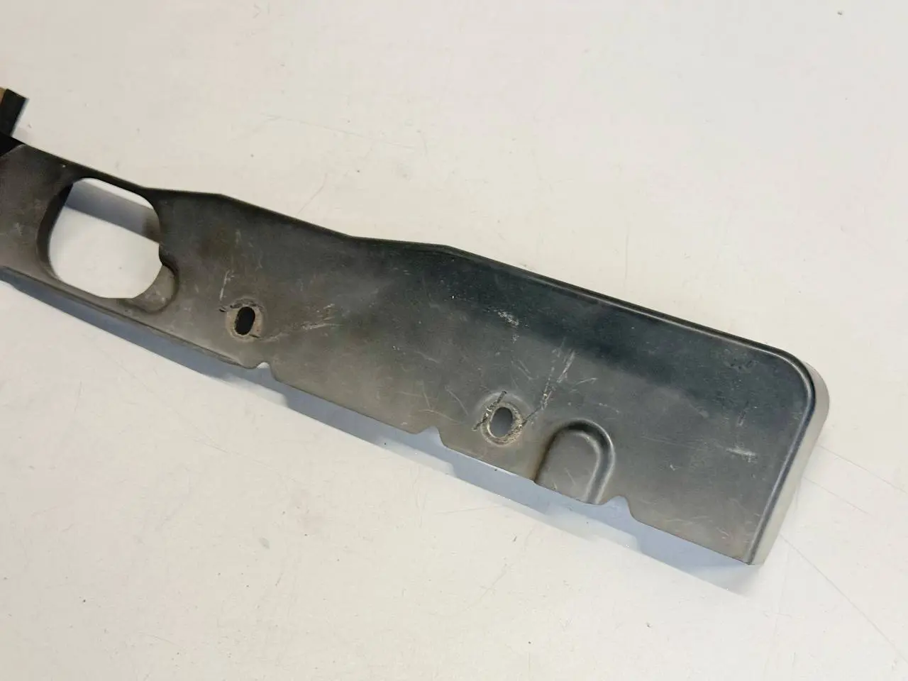 Stoßstangenhalter vorne rechts FORD Focus MK2 DA3 2005 1.6 Kombi 4M51A02476A