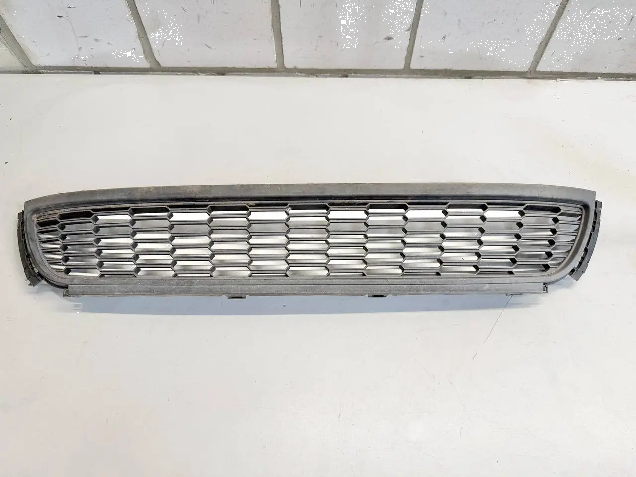 Kühlergrill Stoßstangengitter Gitter in VW Polo V 6R 1,2 TSI 2010 6R0853677A