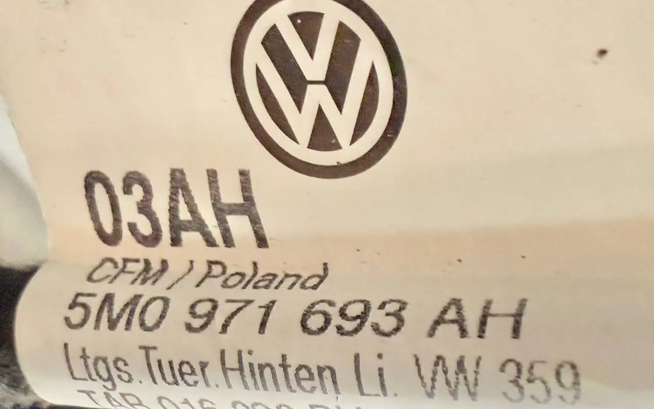 Türeinheit Heck links Golf Plus 5M 1,4 VW Golf Plus 5M 1,4 TSI 2010 5M0833311