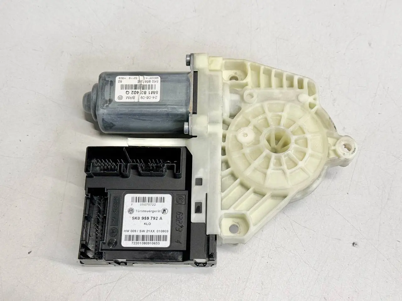 Fensterhebermotor Fensterheberantrieb VW Golf Plus 5M 1,4 TSI 2010 5K0959792A