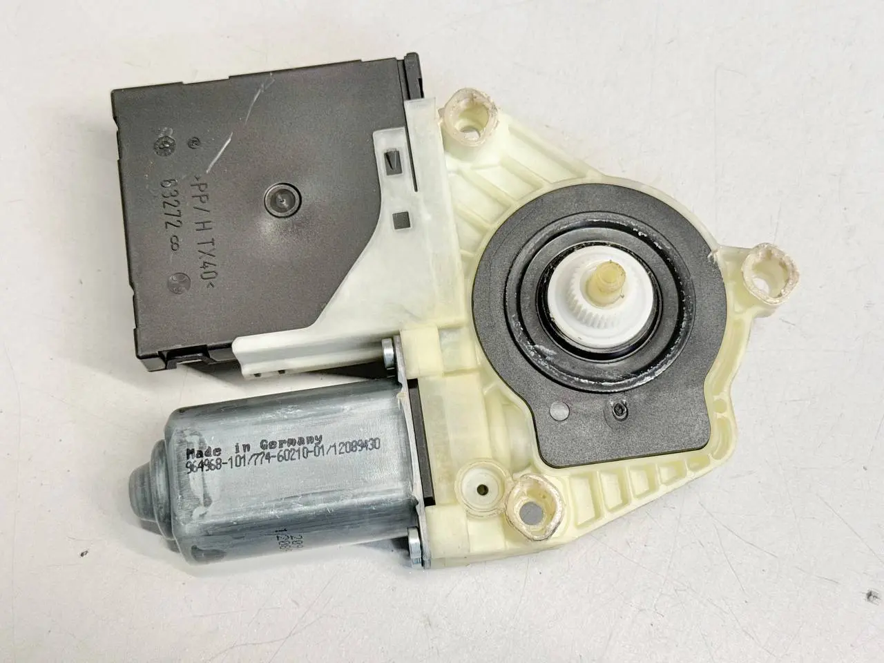 Fensterhebermotor Fensterheberantrieb VW Golf Plus 5M 1,4 TSI 2010 5K0959792A