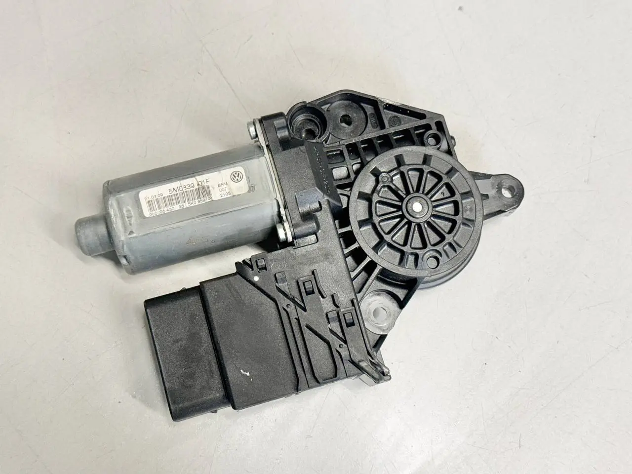 Fensterhebermotor hinten rechts Golf VW Golf Plus 5M 1,4 TSI 2010 5K0959795