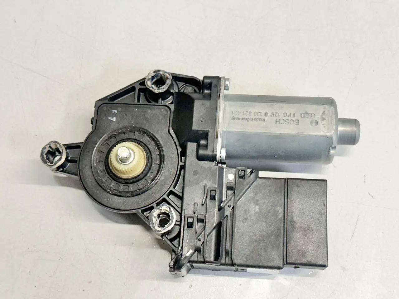 Fensterhebermotor hinten rechts Golf VW Golf Plus 5M 1,4 TSI 2010 5K0959795