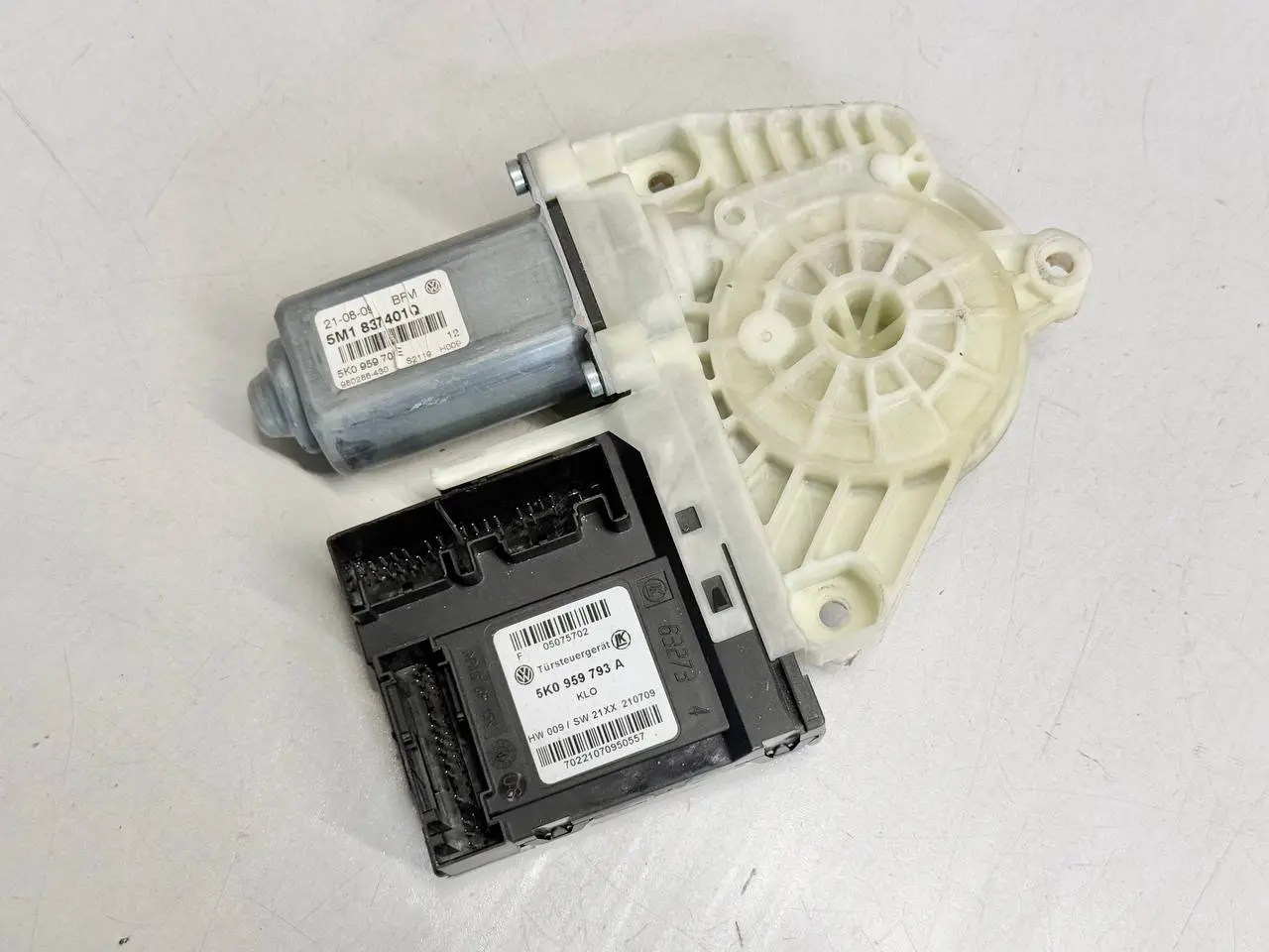 Fensterhebermotor links vorne VW Golf Plus 5M 1,4 TSI 2010 5K0959793A